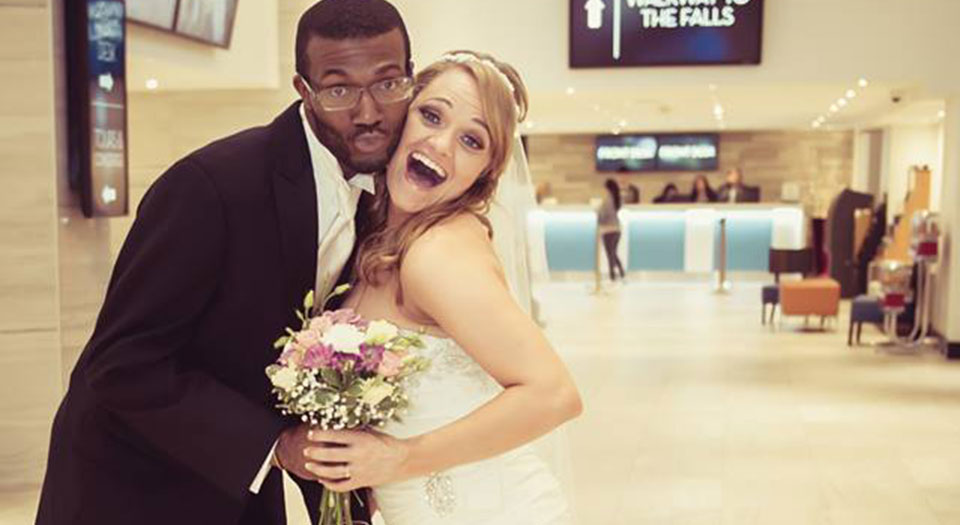 Wedding Couple - Embassy Suites by Hilton Niagara Falls - Fallsview Hotel, Canada