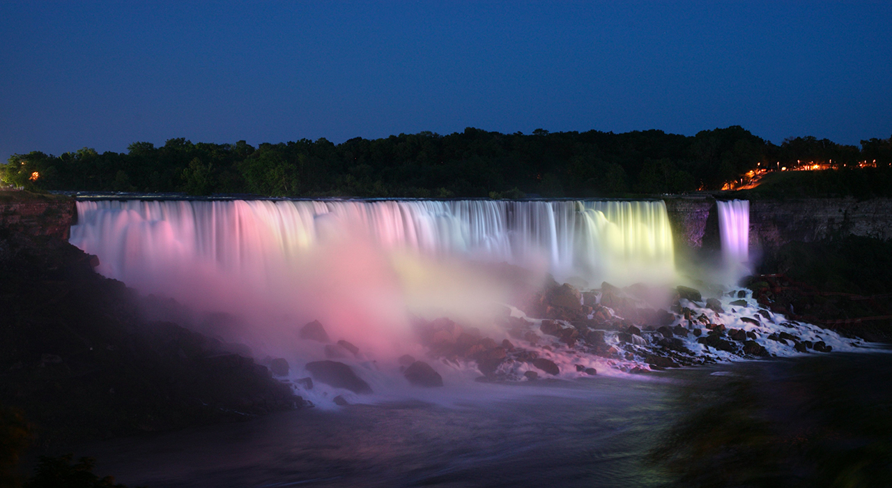 Niagara Falls Illumination - Embassy Suites by Hilton Niagara Falls - Fallsview Hotel, Canada