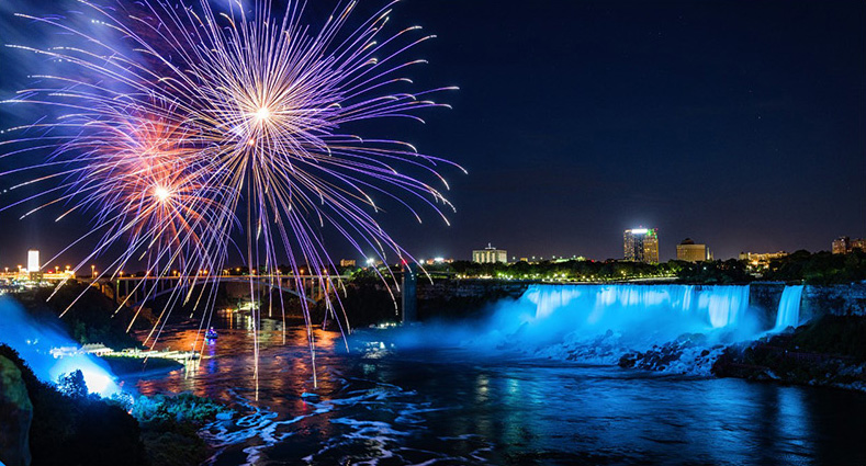 Winter Festival of Lights - Embassy Suites by Hilton Niagara Falls - Fallsview Hotel, Canada